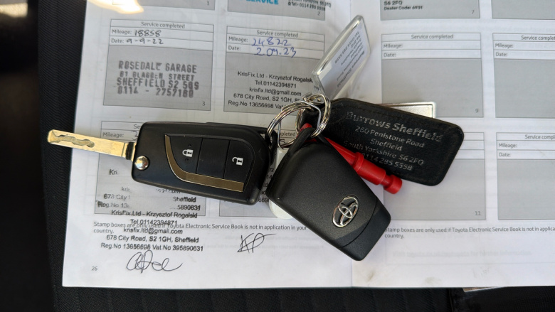 Toyota Yaris 1.0 [72] VVT-i Icon Tech 5dr Petrol Hatchback